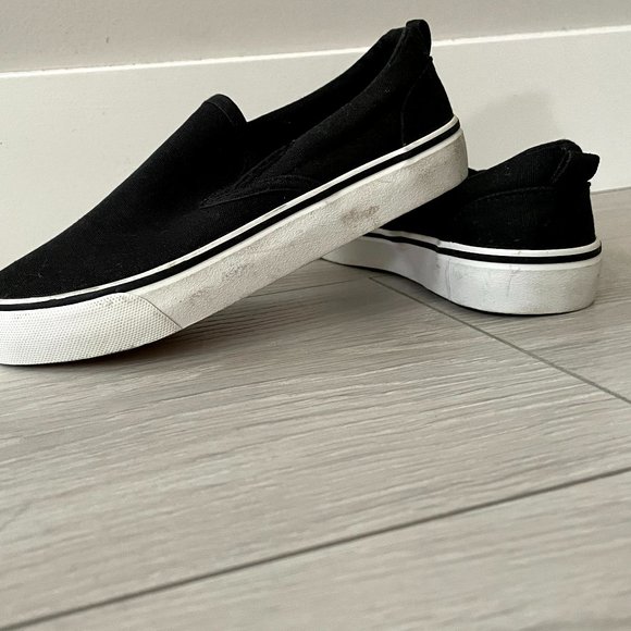 Old Navy Canvas Sneakers (**Free with purchase) - Picture 4 of 7